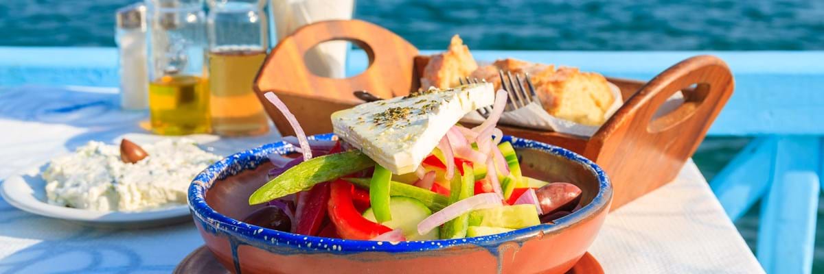 How to make a Greek salad worthy of any taverna?